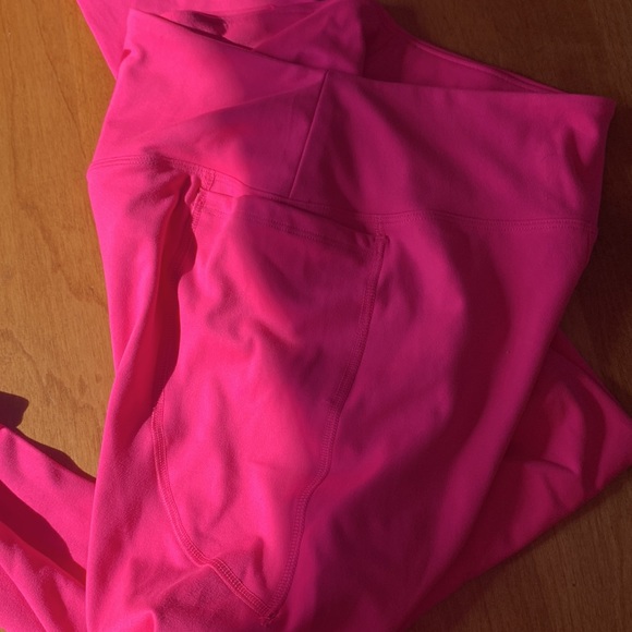PINK active leggings, size small, never worn only tried on - Picture 3 of 3